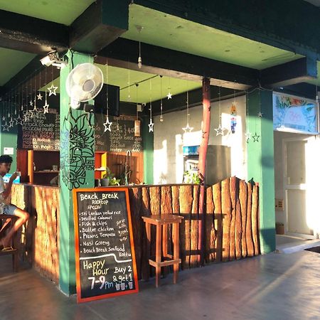 Beach Break Surf Hostel 韦利格默 外观 照片