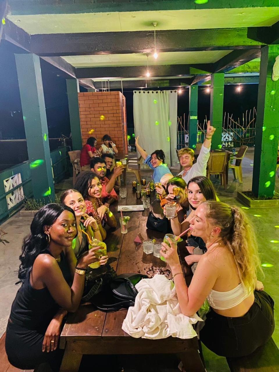 Beach Break Surf Hostel 韦利格默 外观 照片