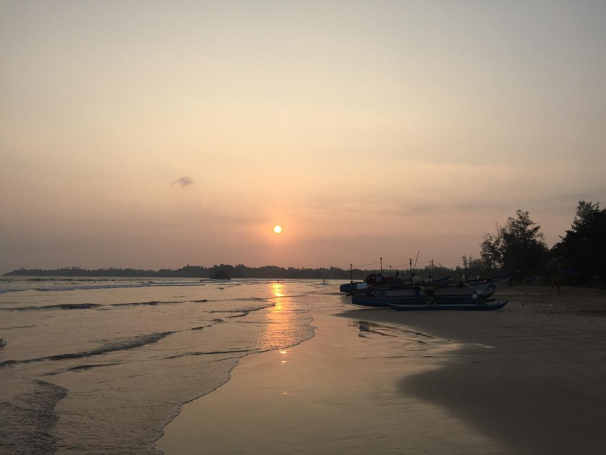 Beach Break Surf Hostel 韦利格默 外观 照片